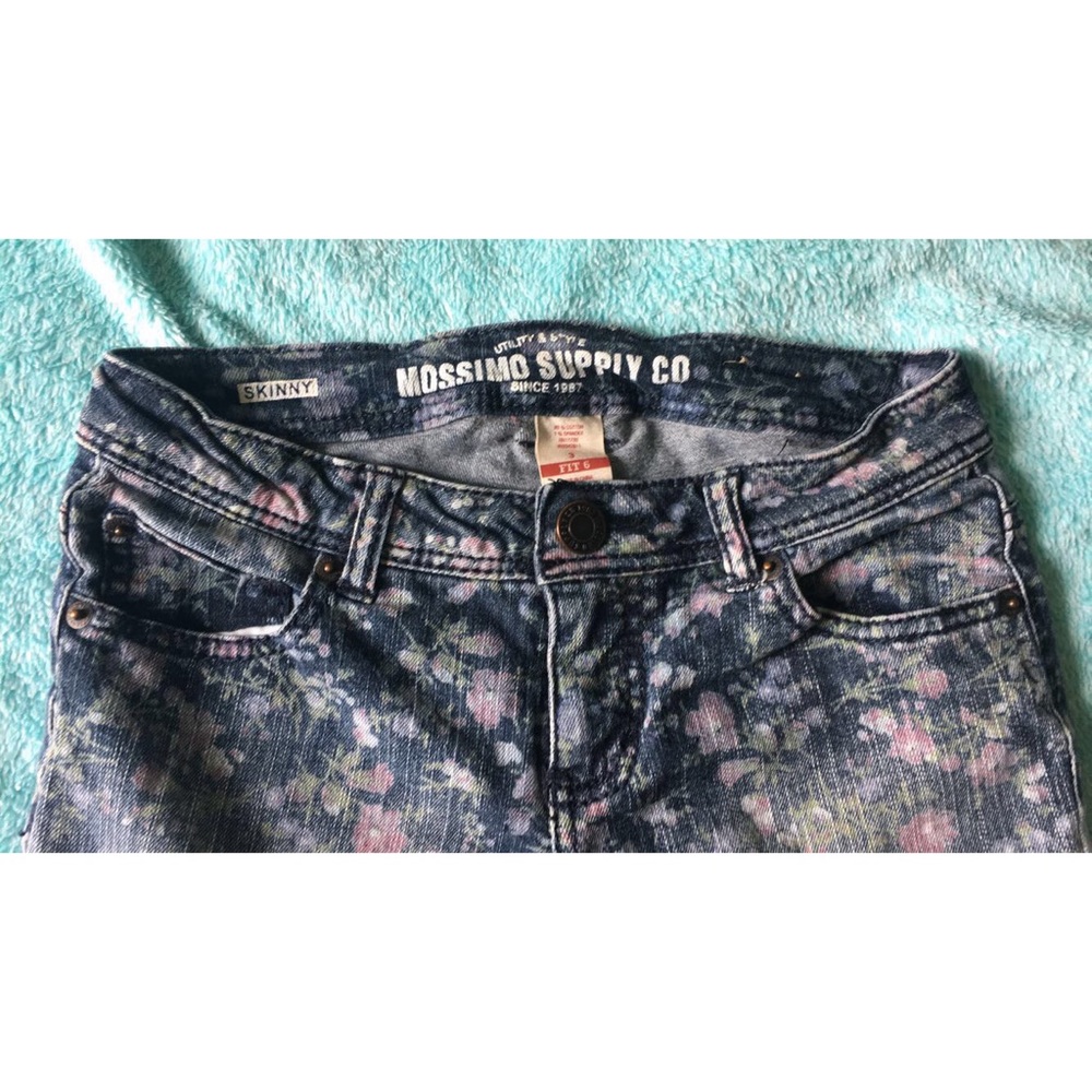 Floral Print Skinny Jeans - Picture 2 of 8